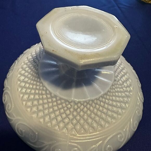 Antique 1920’s Pressed Delphite Azurite Pedestal Dish. UV lightchange to Purple! - Picture 5 of 9